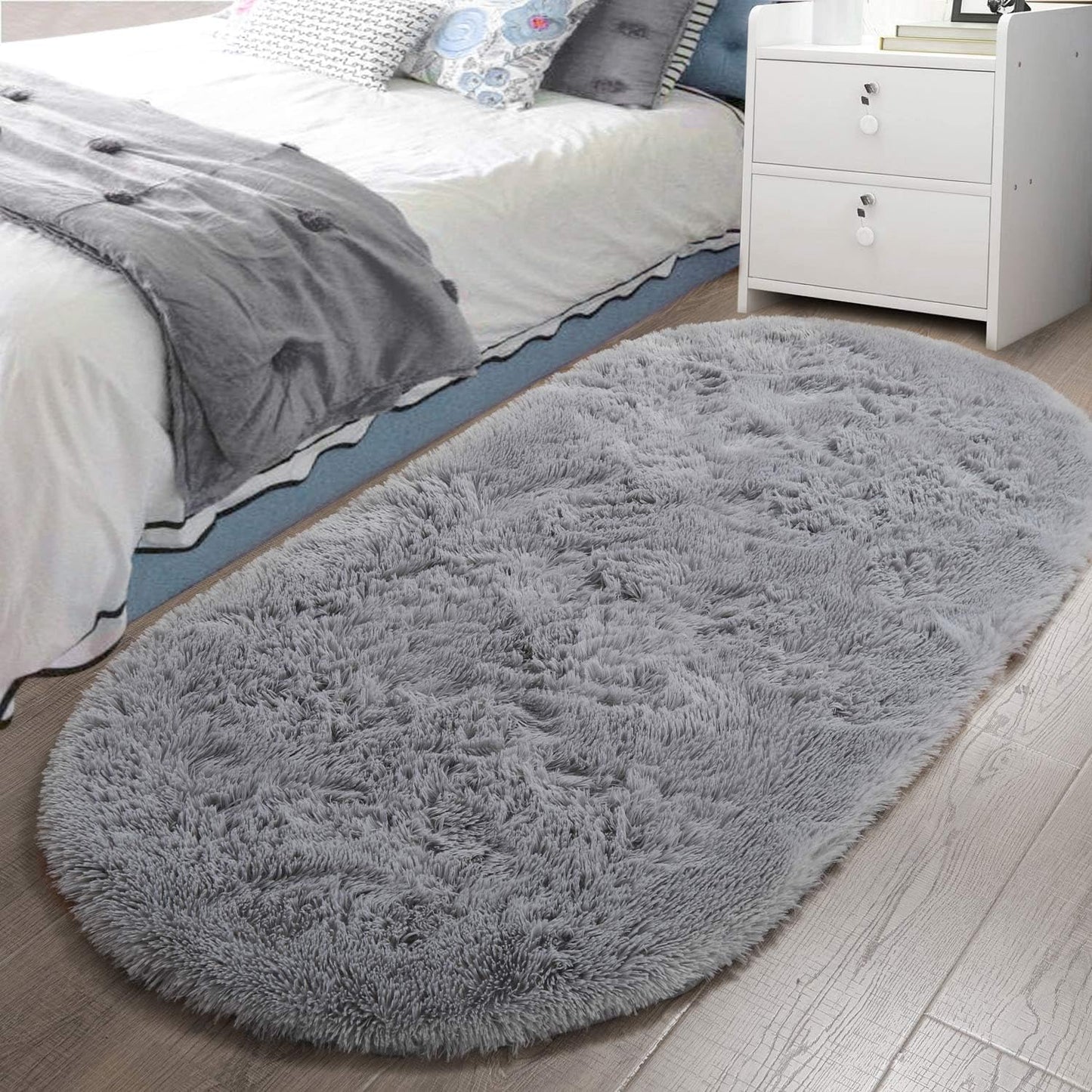 Fluffy Bedroom Rug 2.6' X 5.3', Shaggy Area Rug for Bedroom Bedside, Soft Oval Throw Rugs Carpet for Living Room Kids Girls Home Decor