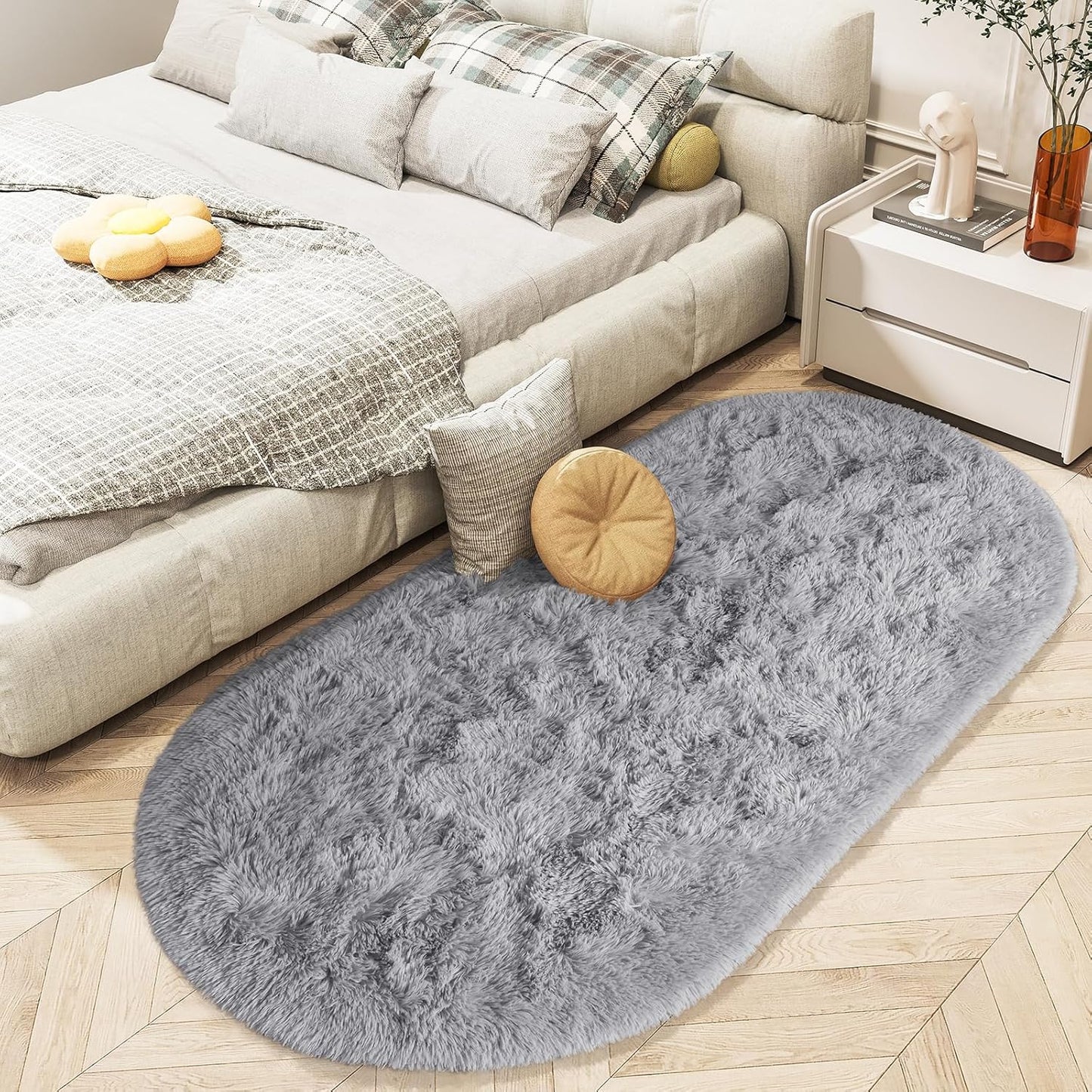 Fluffy Bedroom Rug 2.6' X 5.3', Shaggy Area Rug for Bedroom Bedside, Soft Oval Throw Rugs Carpet for Living Room Kids Girls Home Decor