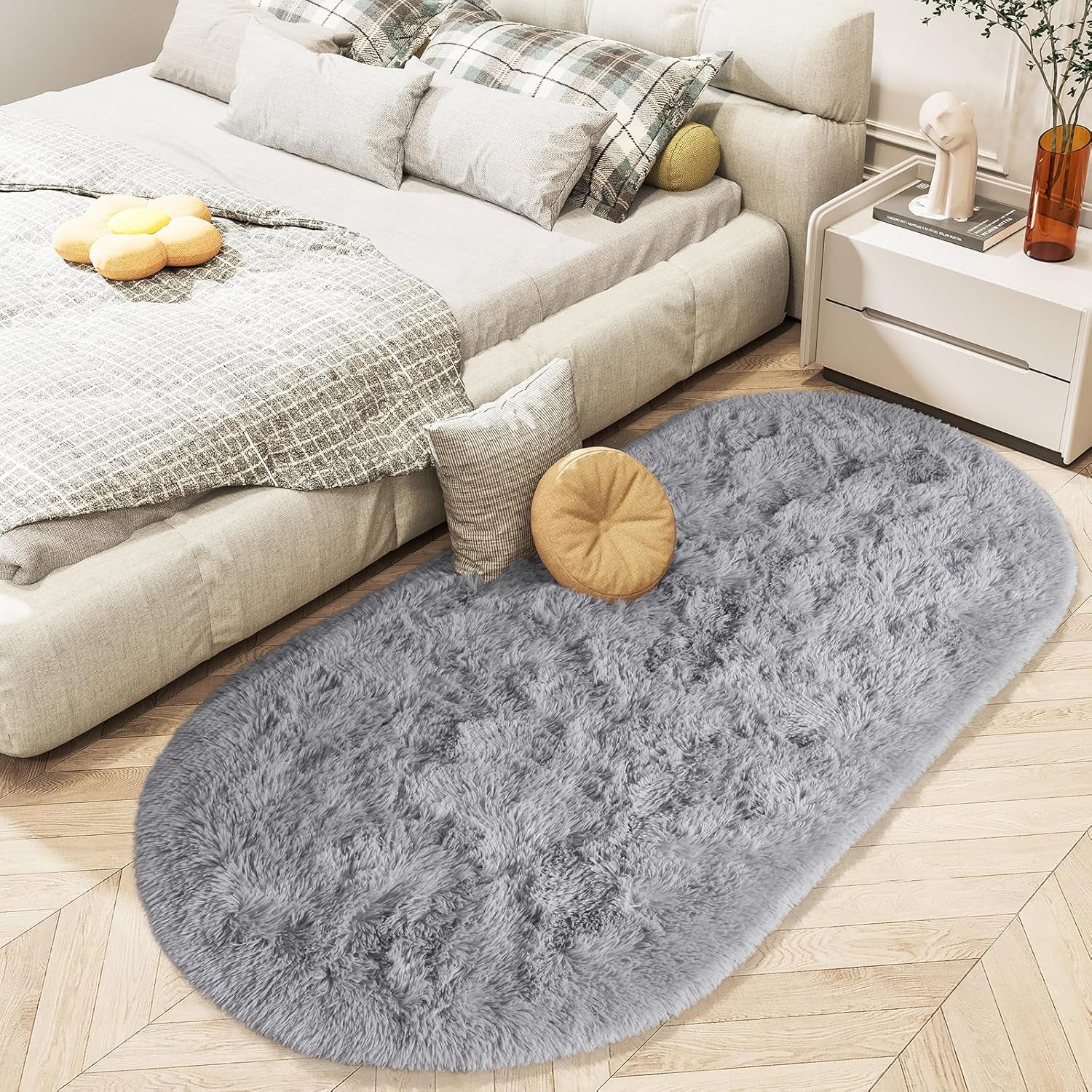 Fluffy Bedroom Rug 2.6' X 5.3', Shaggy Area Rug for Bedroom Bedside, Soft Oval Throw Rugs Carpet for Living Room Kids Girls Home Decor
