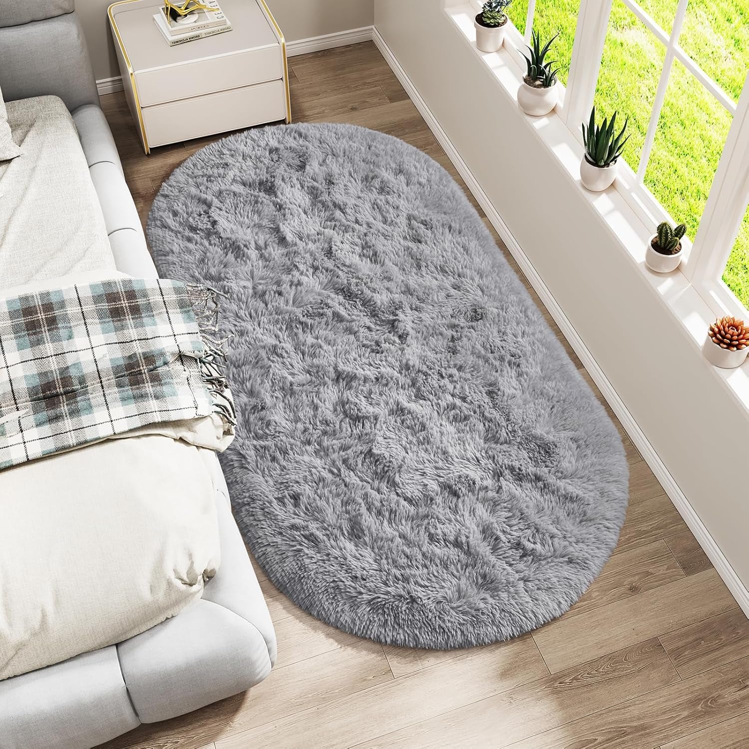 Fluffy Bedroom Rug 2.6' X 5.3', Shaggy Area Rug for Bedroom Bedside, Soft Oval Throw Rugs Carpet for Living Room Kids Girls Home Decor